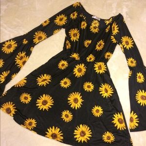Silky Sunflower Dress Bell Sleeves size M